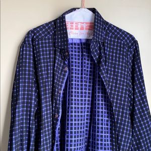Men’s size large Robert Graham shirt
